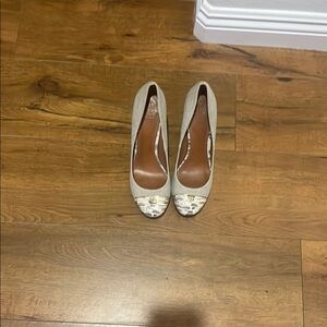 Elegant Cream and gray Women's Shoes
